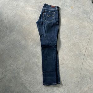 New Levi’s skinny jeans, Demi curve